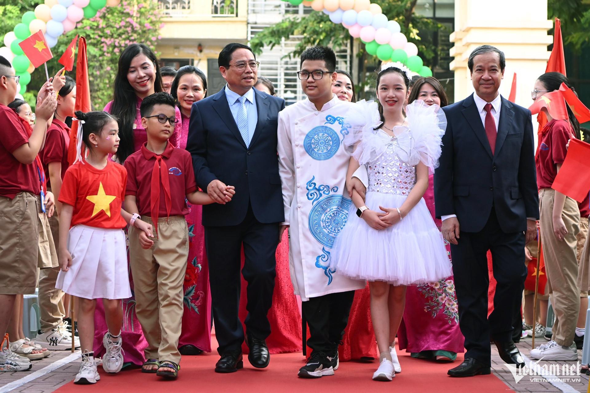 W-khai giảng.jpg
